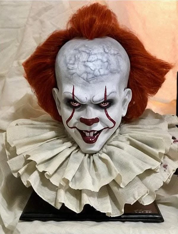 "Pennywise IT" Collector's Bust Halloween Decoration - Limited Run Of 30 Units - Image 2