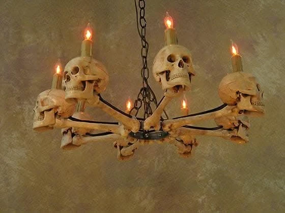 "Wagon Wheel Skull Chandelier" Haunted House Lighting - Image 2