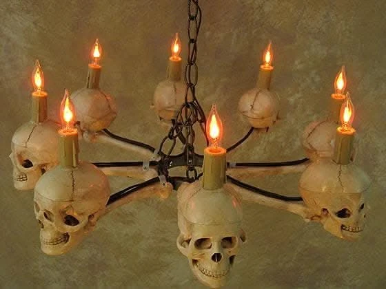 "Wagon Wheel Skull Chandelier" Haunted House Lighting - Image 3